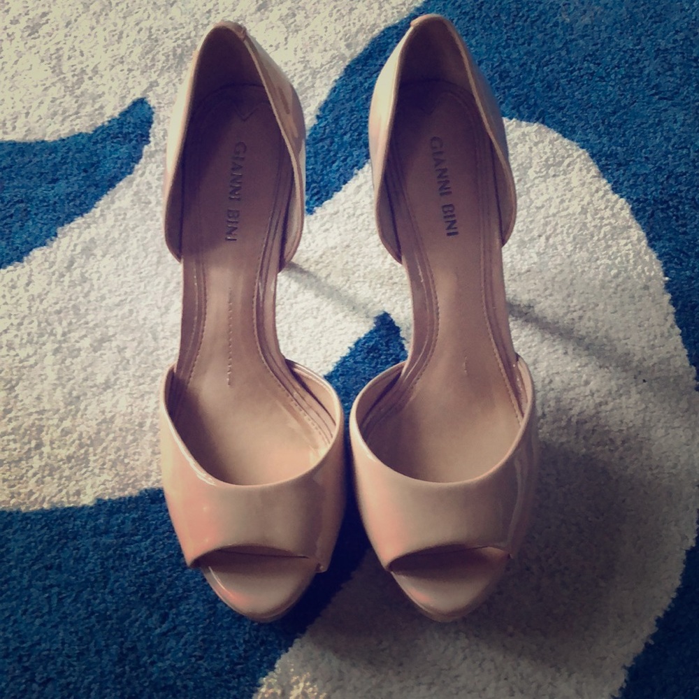 Nude Gianni Bini Heels